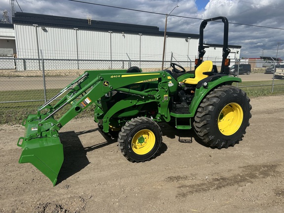  John Deere 4052R Tractor + Loader