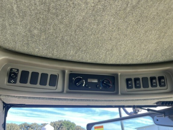 2012 New Holland H8060 (9th thumbnail)