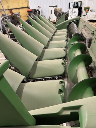 2012 John Deere 608C - Photo16