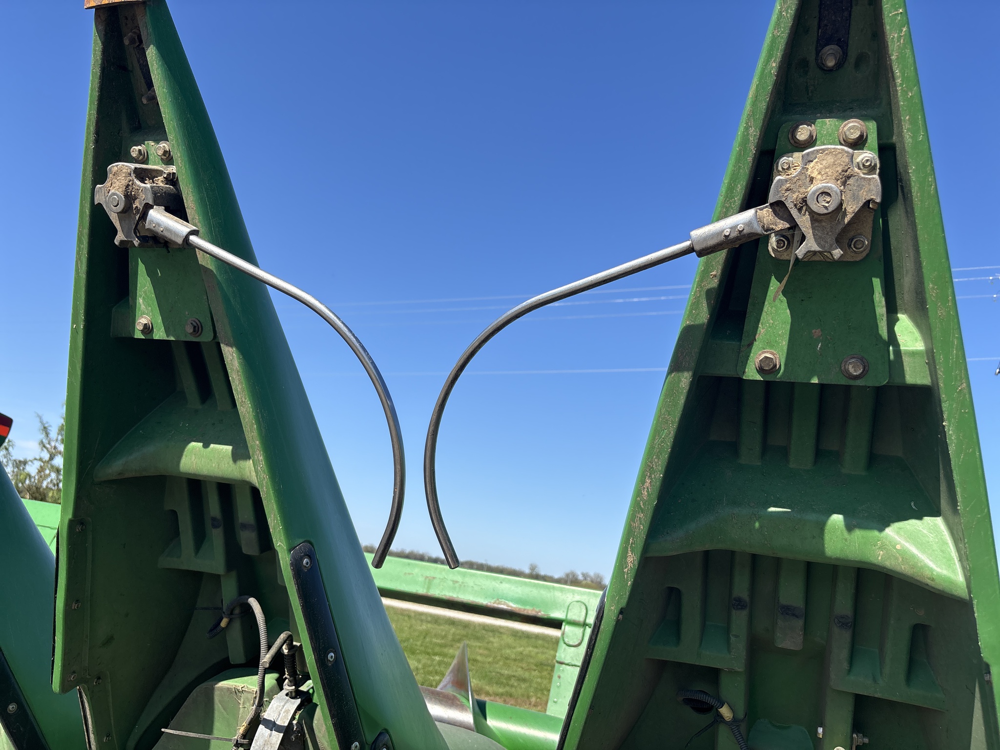 Used 2009 John Deere 608C Corn and Row Crop headers at Koenig Equipment in Anna, OH - PhotoXL8