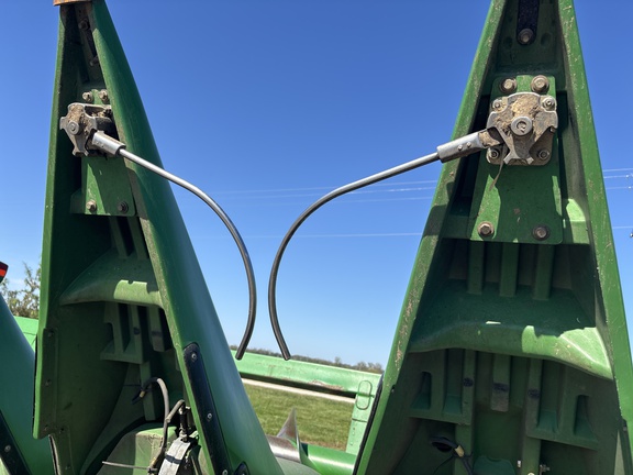 Used 2009 John Deere 608C Corn and Row Crop headers at Koenig Equipment in Anna, OH - Photo8