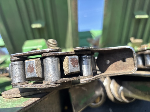 Used 2009 John Deere 608C Corn and Row Crop headers at Koenig Equipment in Anna, OH - Photo9