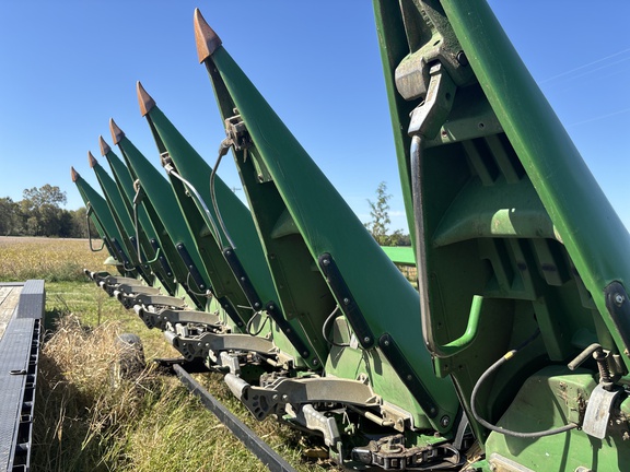 Used 2009 John Deere 608C Corn and Row Crop headers at Koenig Equipment in Anna, OH - Photo10