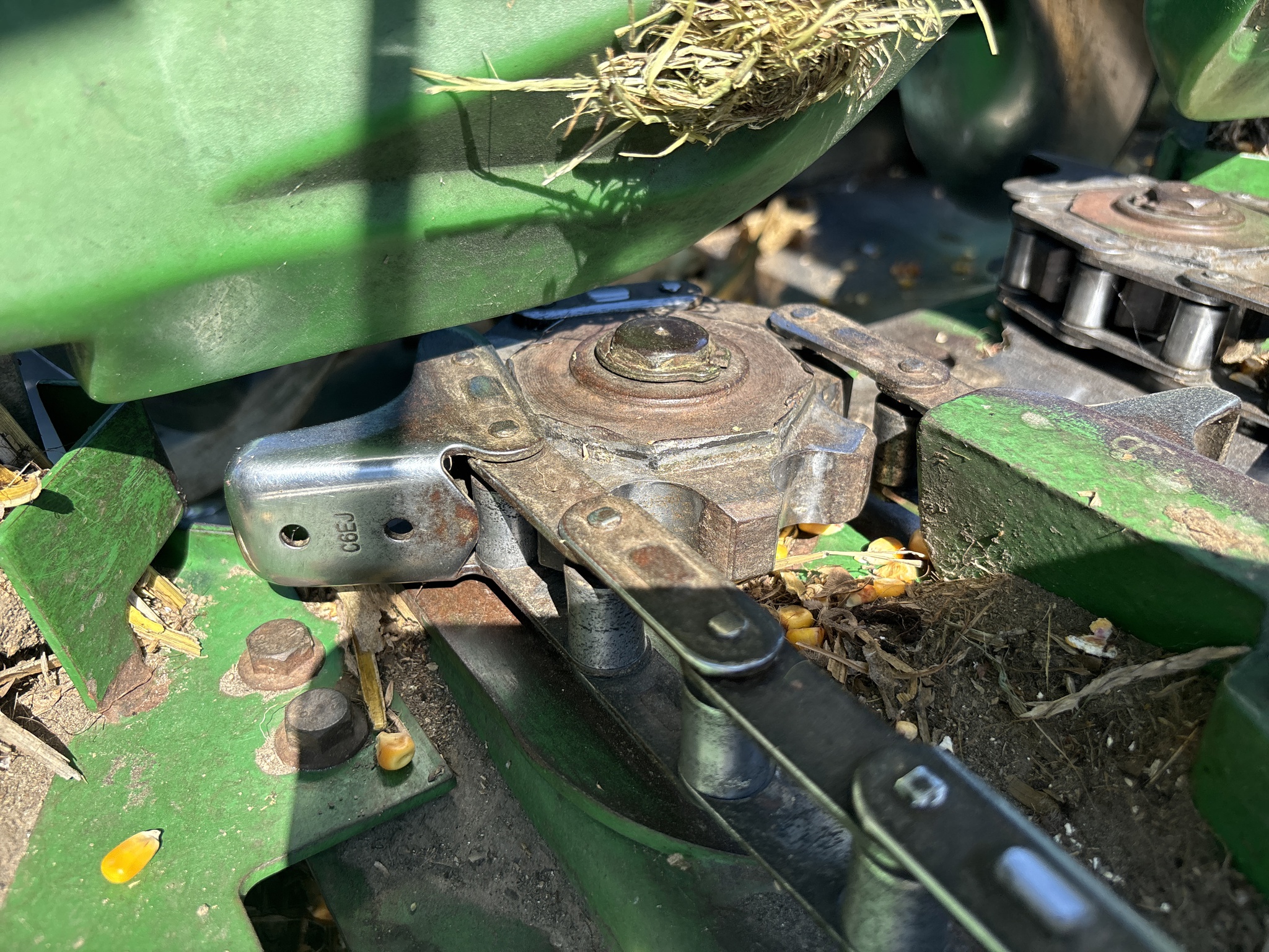 Used 2009 John Deere 608C Corn and Row Crop headers at Koenig Equipment in Anna, OH - PhotoXL19