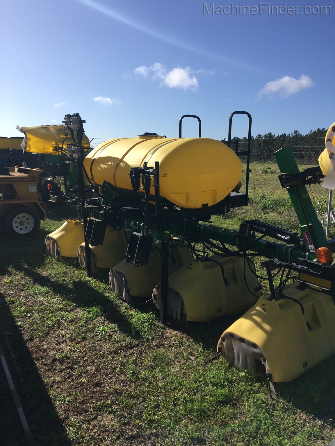 2000 Willmar WA 6 ROW Image 1