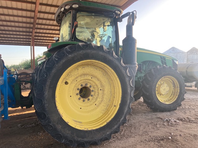 2015 John Deere 8295R Image 6