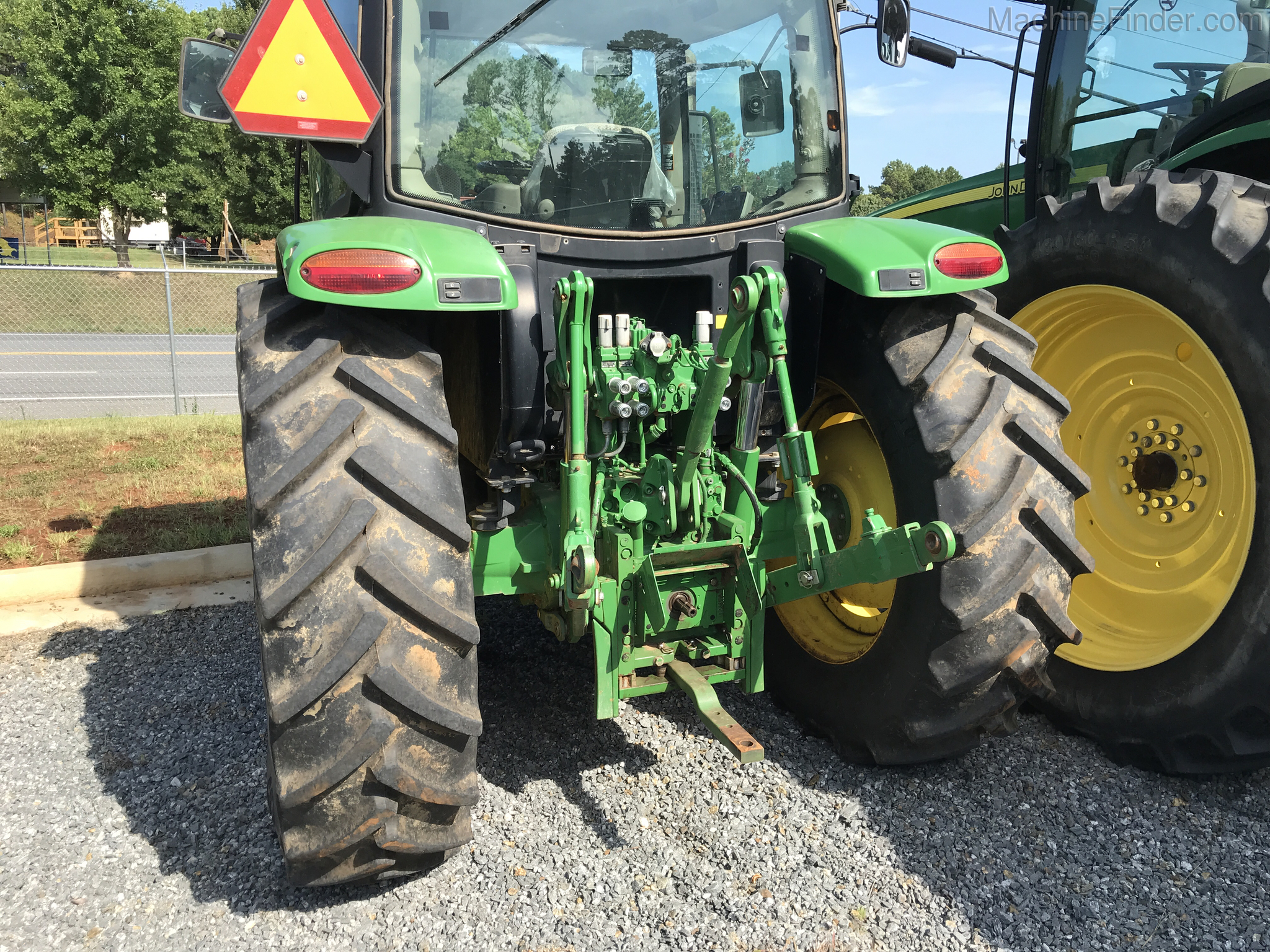 2015 John Deere 6125R Image 3