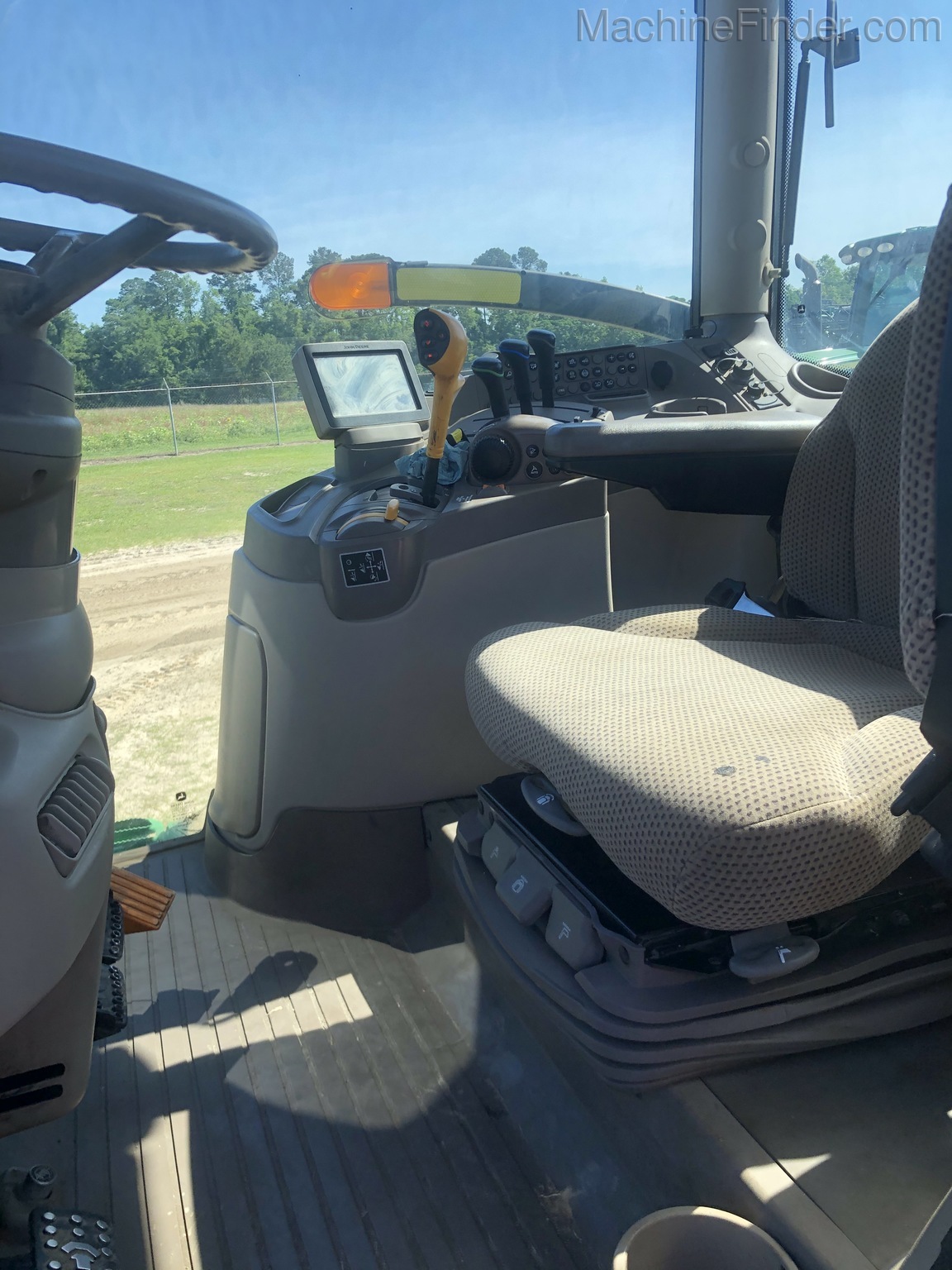 2016 John Deere 6145R Image 6