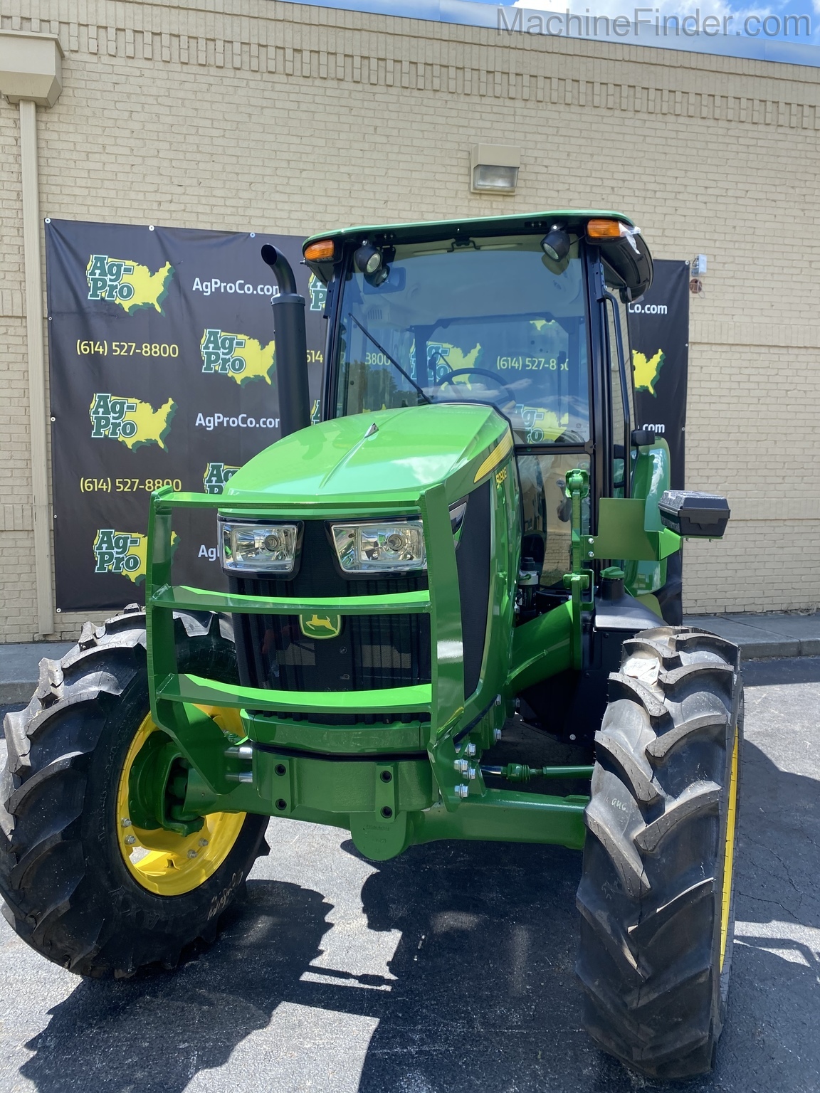 2020 John Deere 5090E Image 2