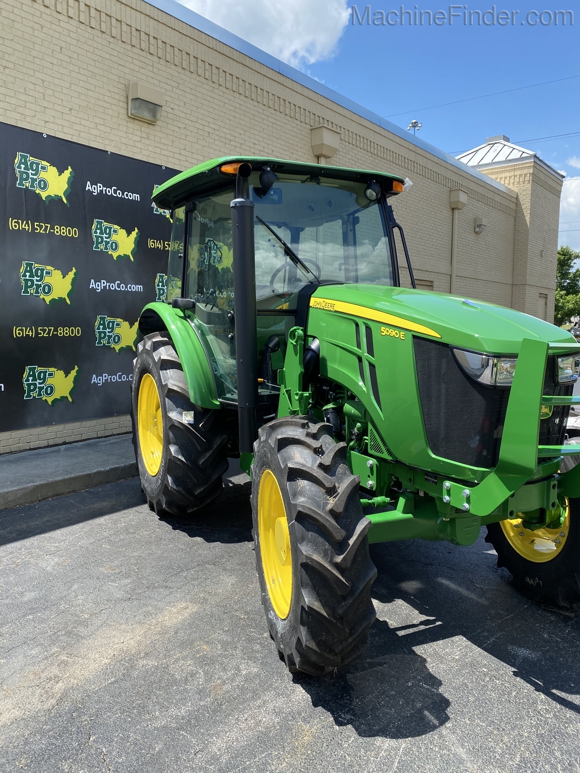 2020 John Deere 5090E Image 7