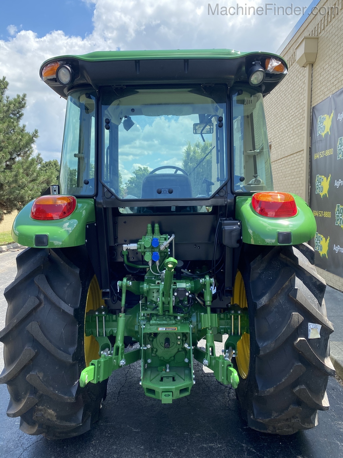 2020 John Deere 5090E Image 3