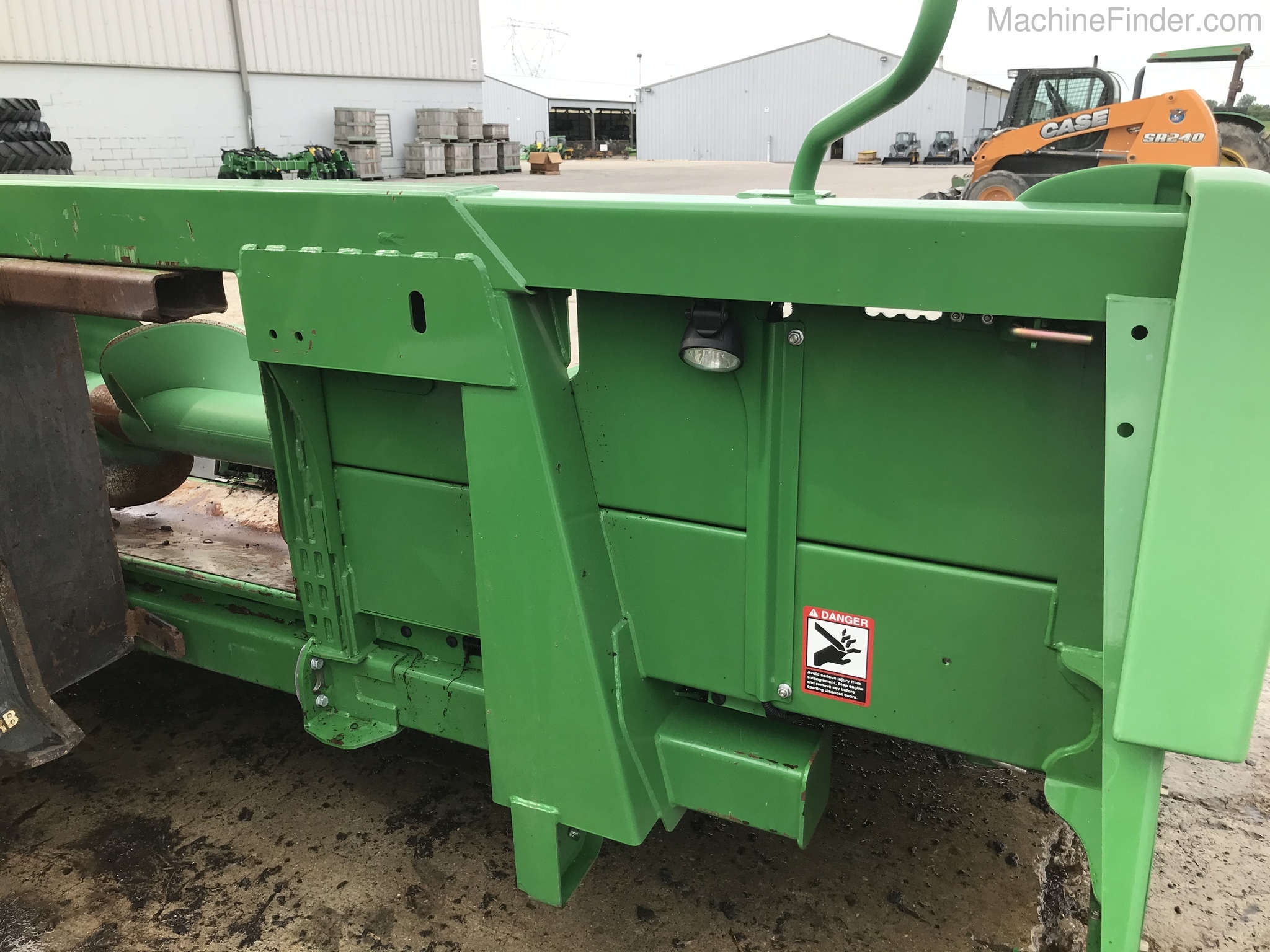 2011 John Deere 606C Image 9