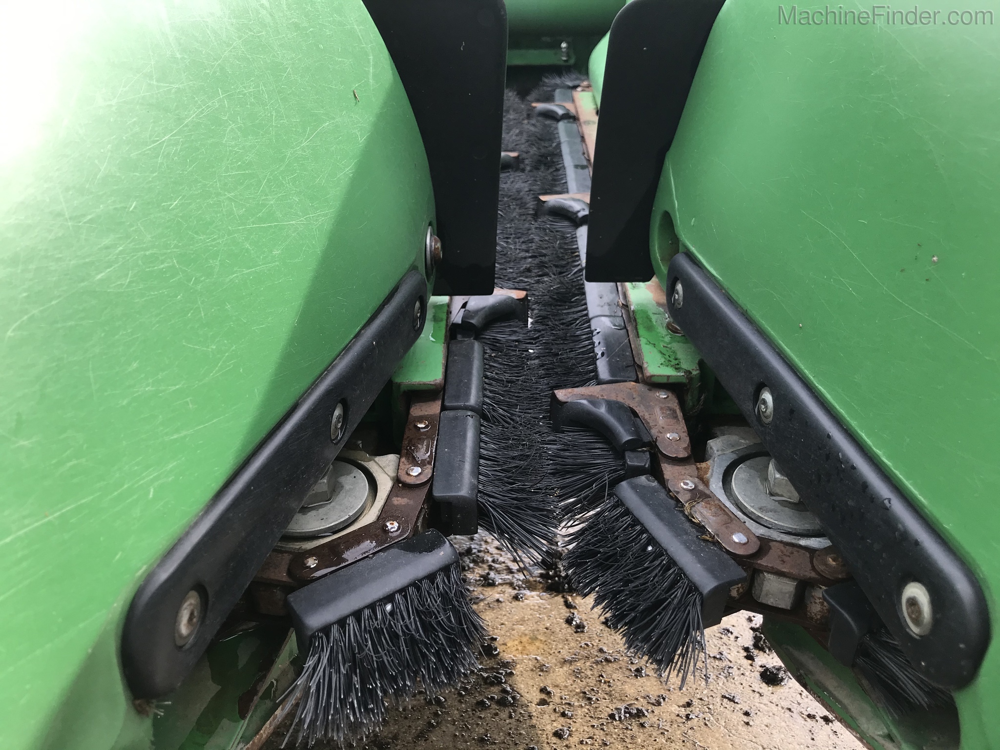 2011 John Deere 606C Image 3