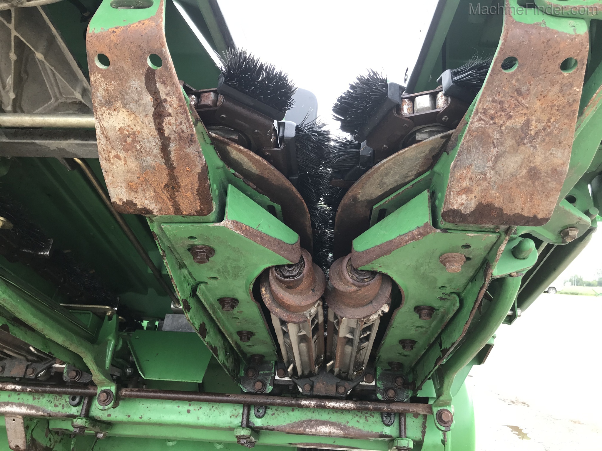 2011 John Deere 606C Image 12