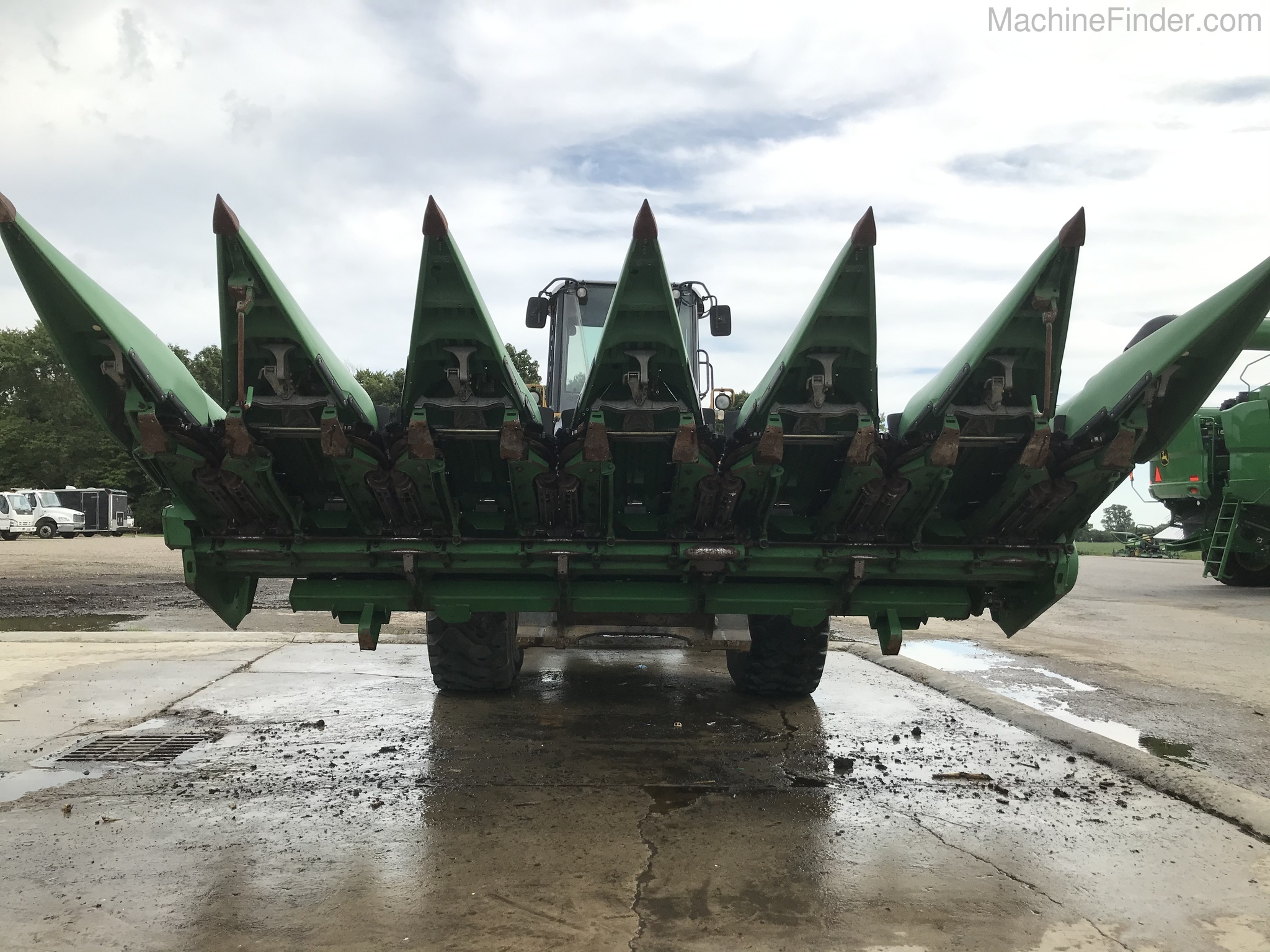 2011 John Deere 606C Image 11