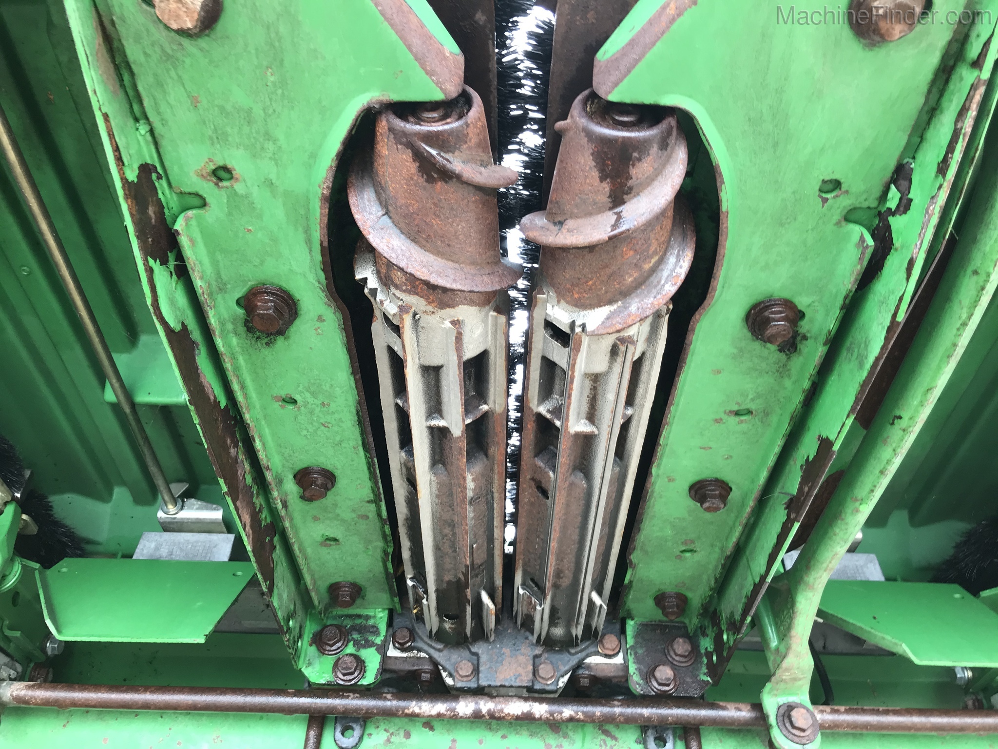 2011 John Deere 606C Image 13