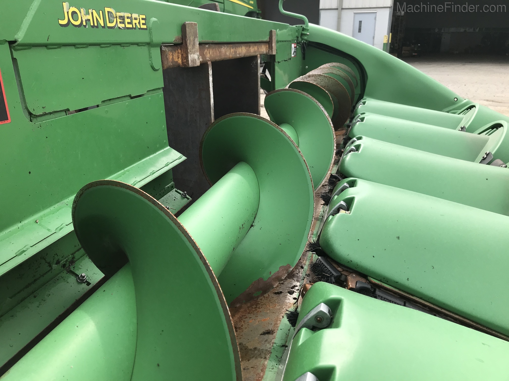 2011 John Deere 606C Image 4