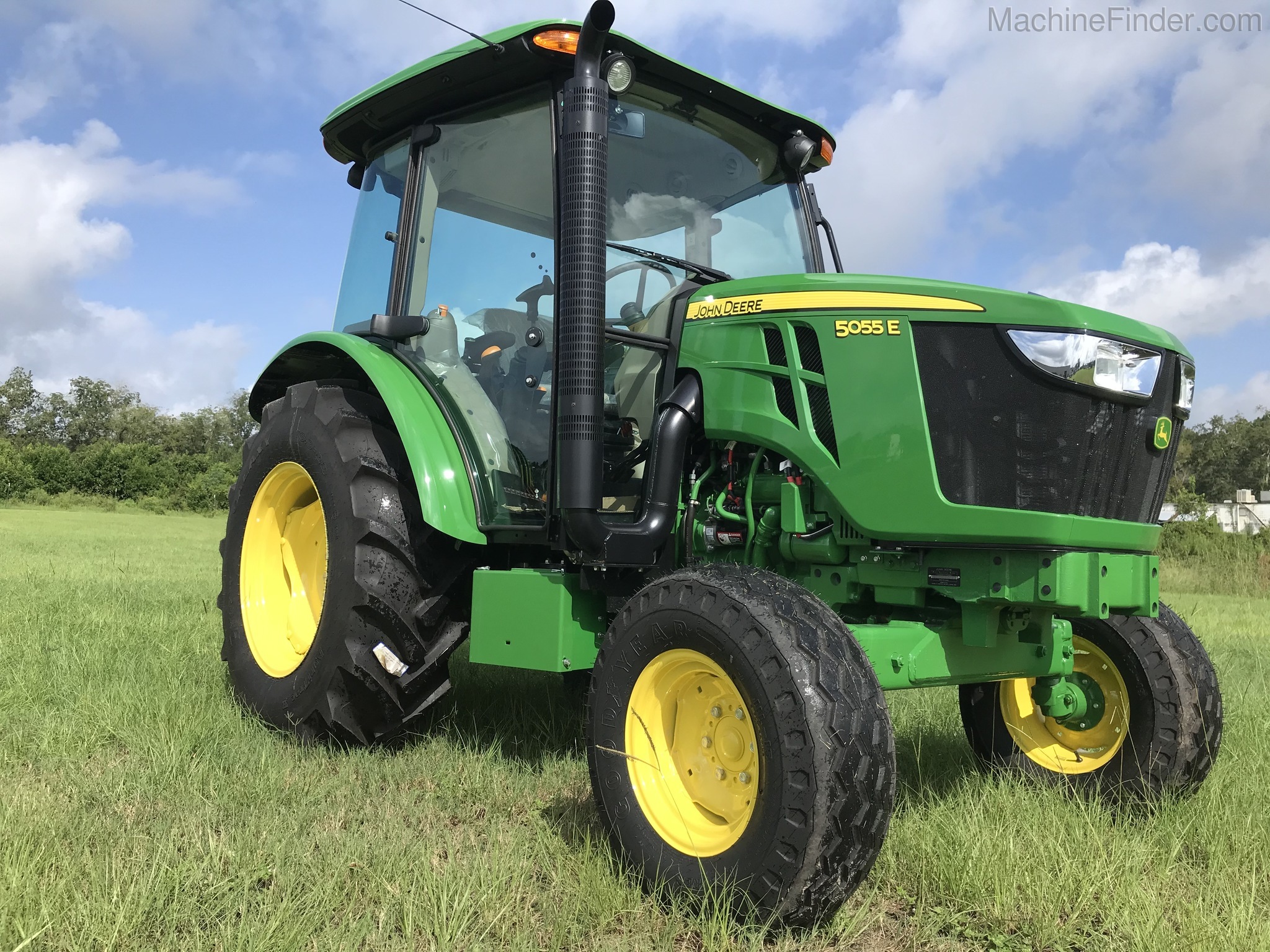 2020 John Deere 5055E Image 1