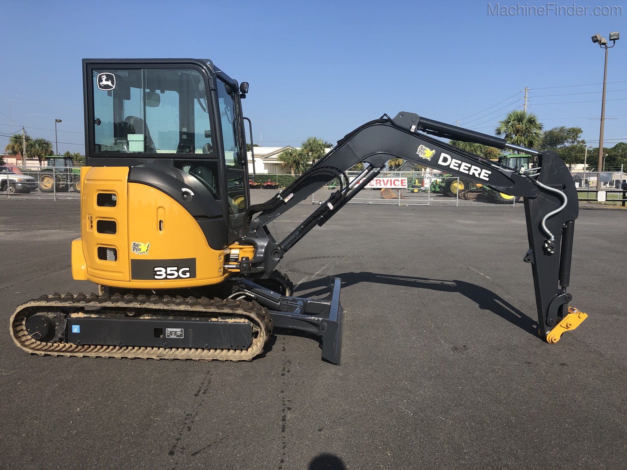 2020 John Deere 35G Image 4