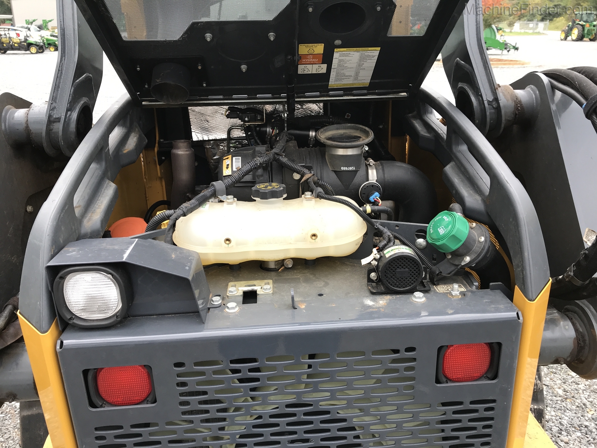 2019 John Deere 325G Image 3