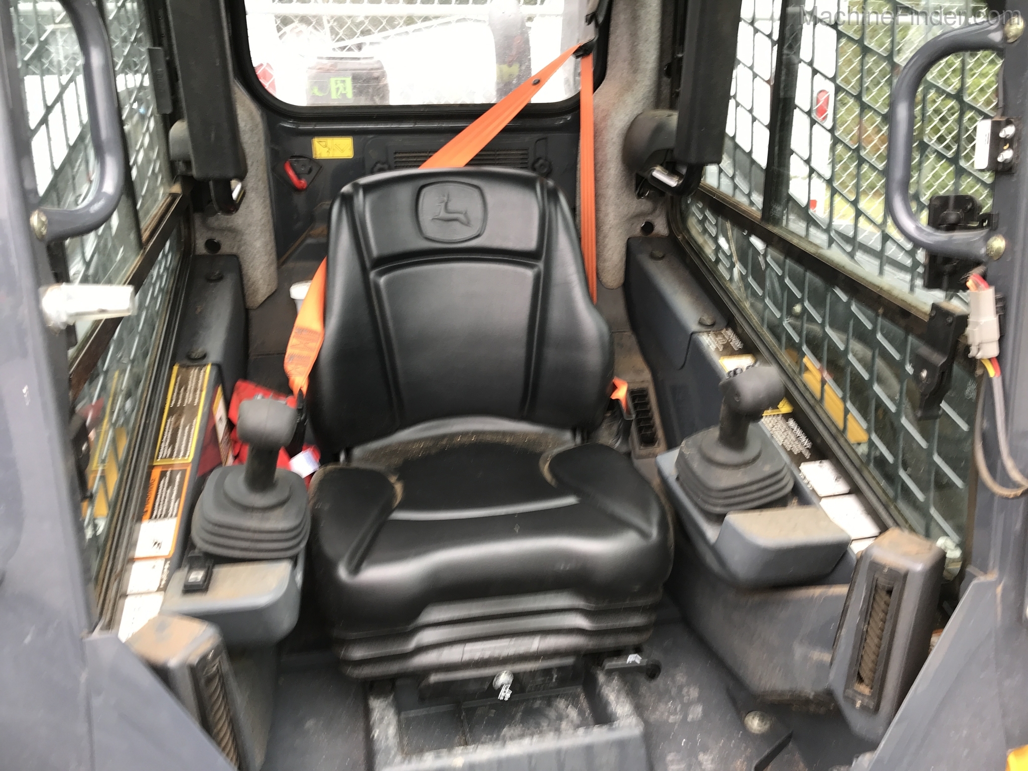 2019 John Deere 325G Image 5