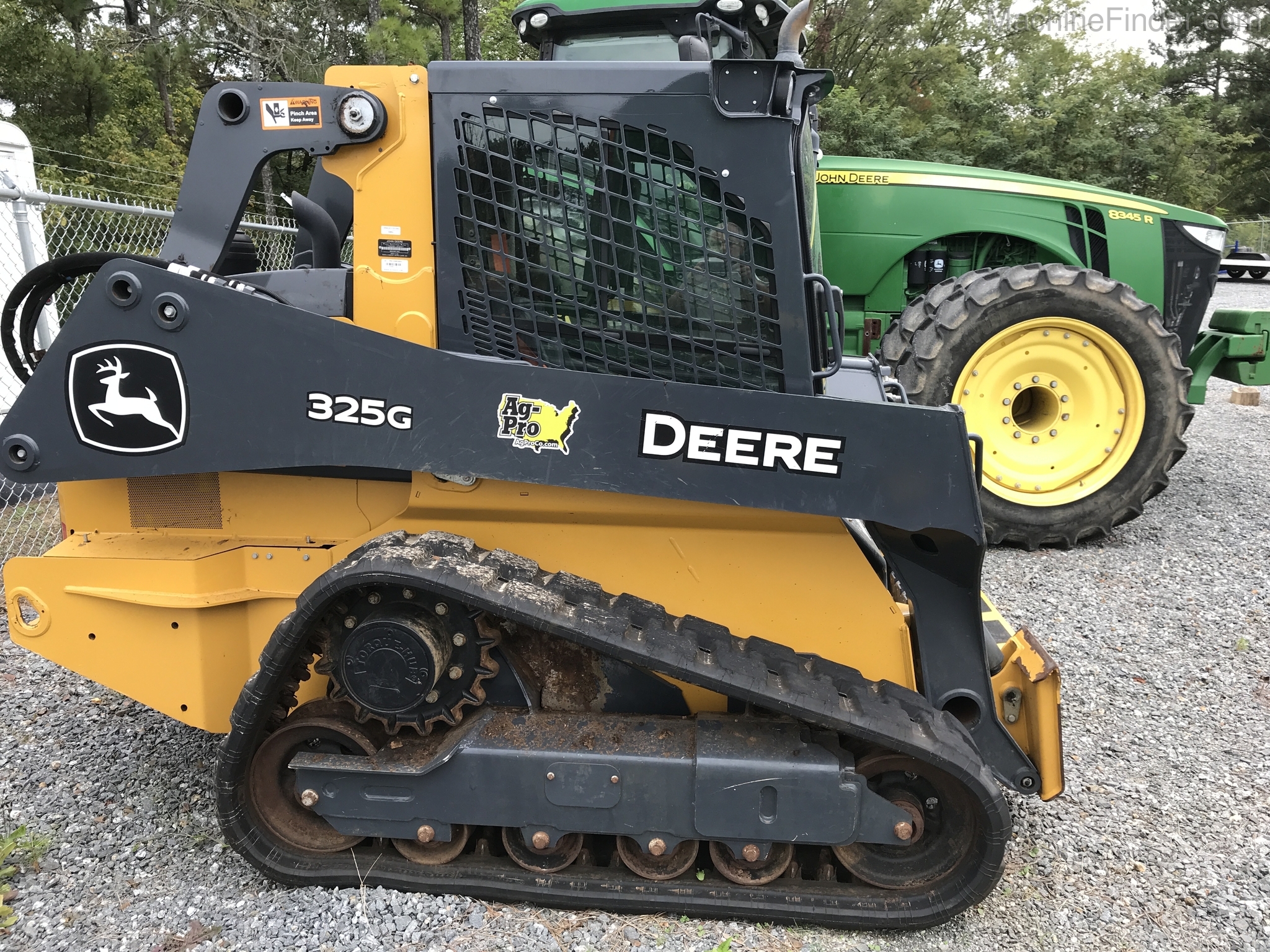2019 John Deere 325G Image 1