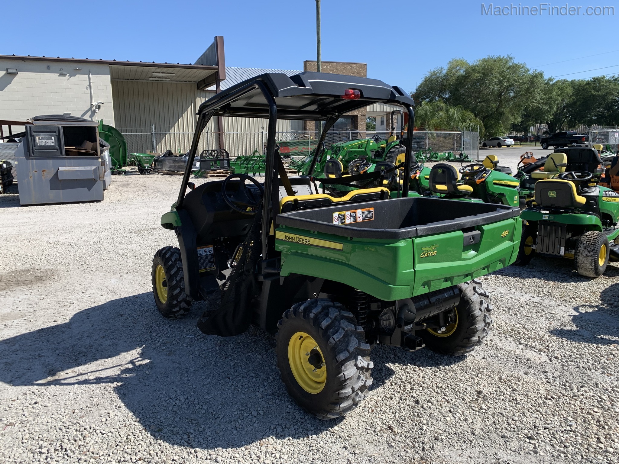 2021 John Deere 590E Image 4