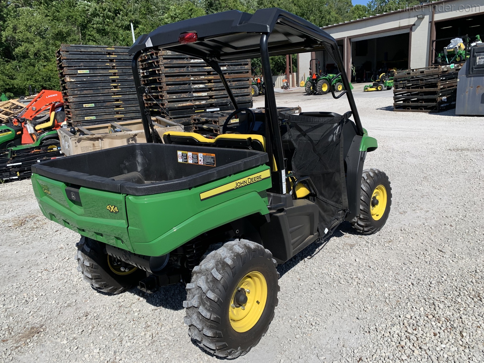 2021 John Deere 590E Image 3