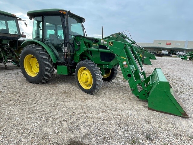 2016 John Deere 5055E Image 3