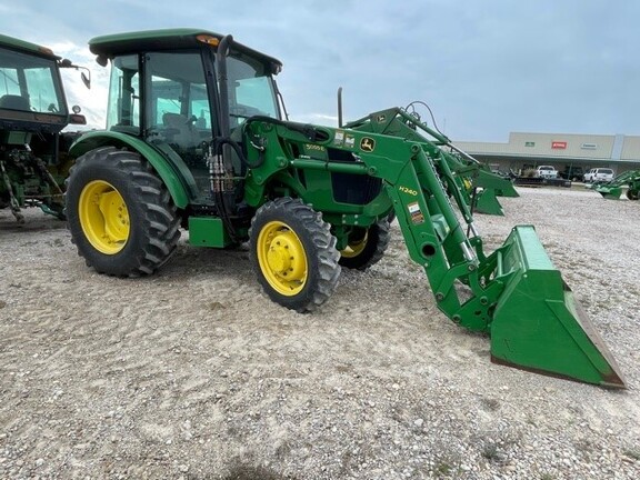 2016 John Deere 5055E Image 3