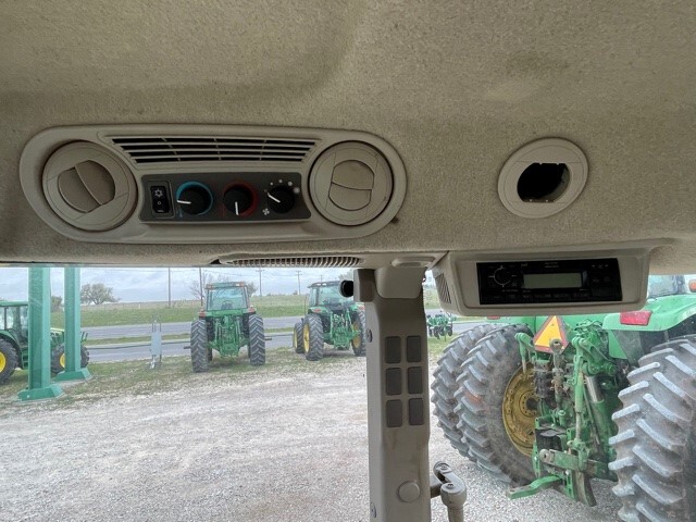 2016 John Deere 5055E Image 9