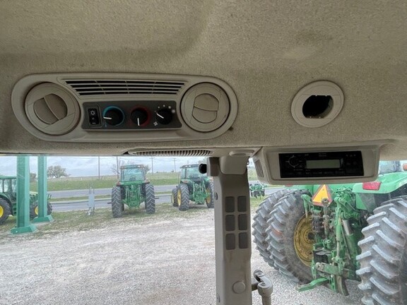 2016 John Deere 5055E Image 9