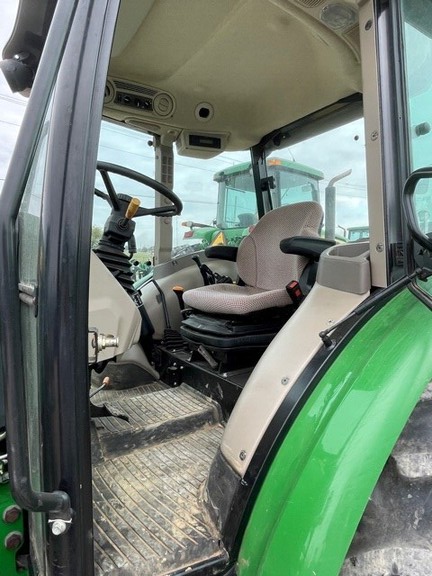 2016 John Deere 5055E Image 7