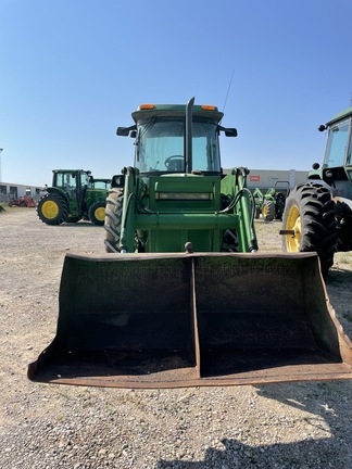 John Deere 3055 Image 2