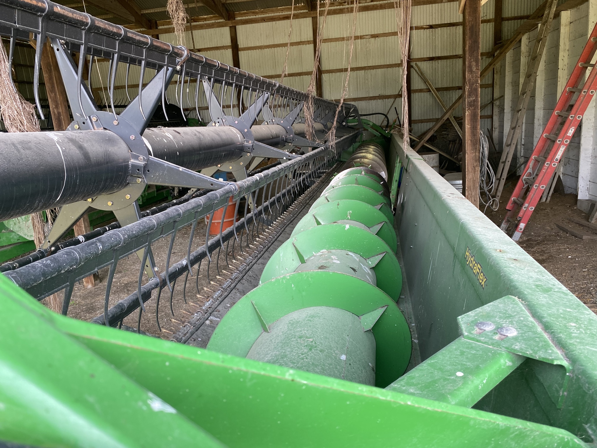 2009 John Deere 635F Image 32