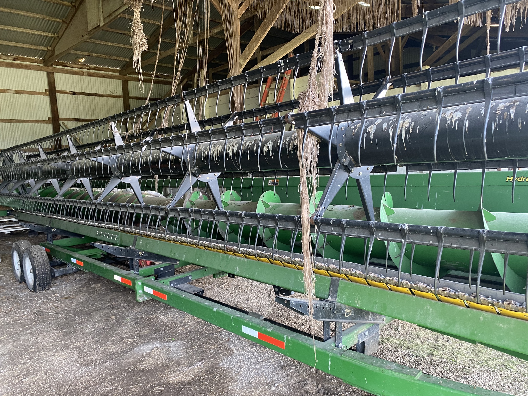 2009 John Deere 635F Image 35
