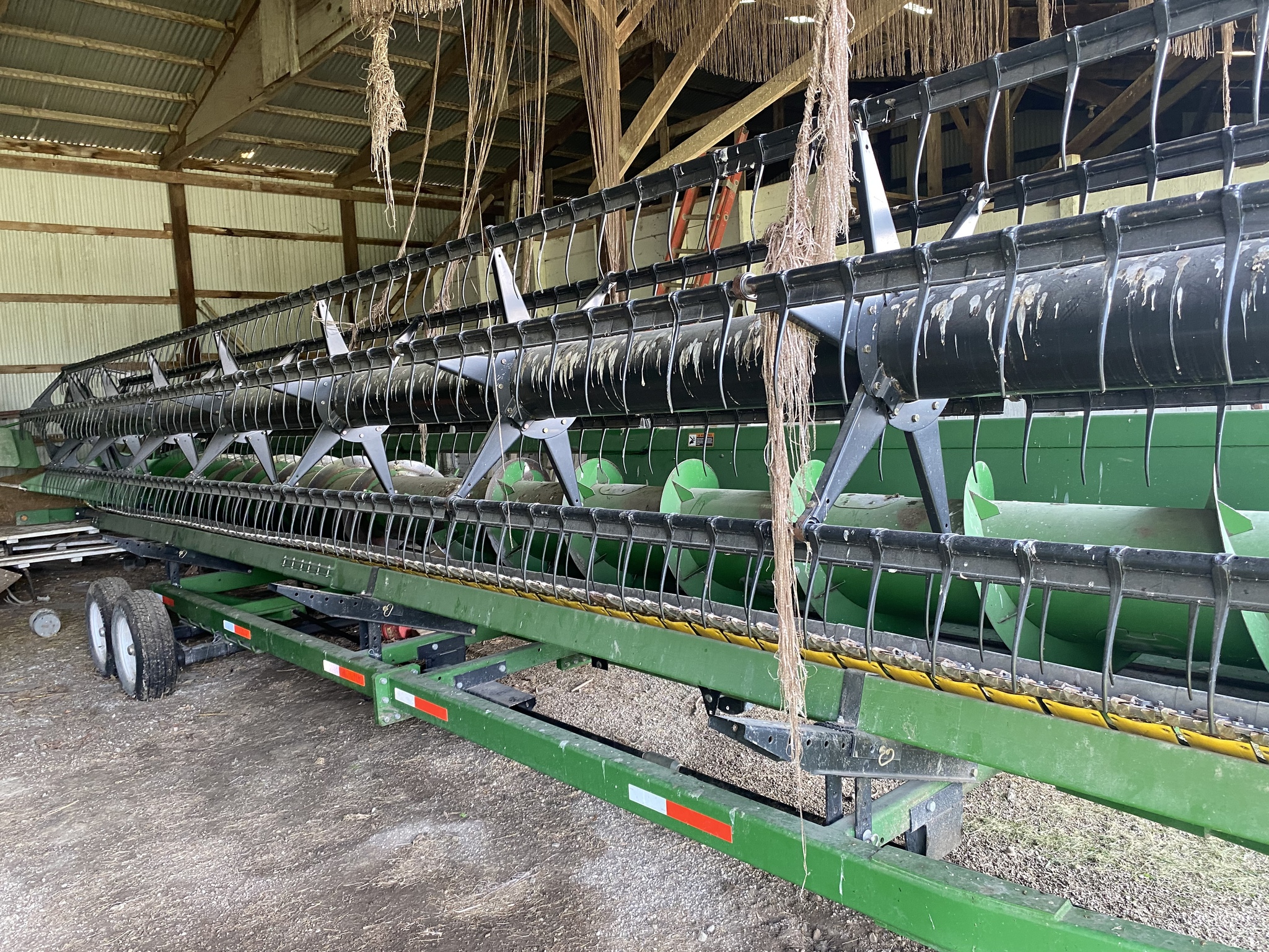 2009 John Deere 635F Image 31