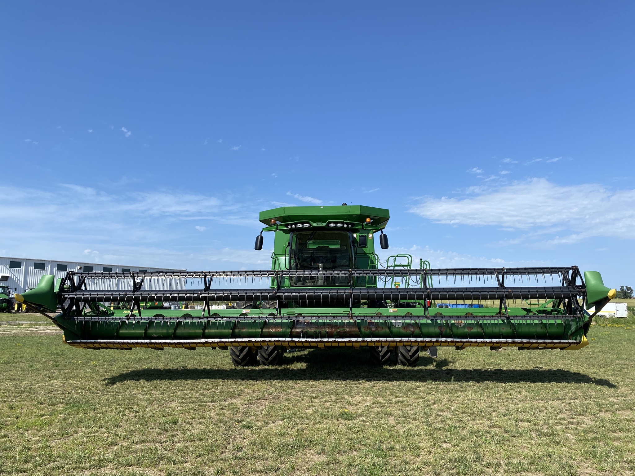 2009 John Deere 635F Image 2