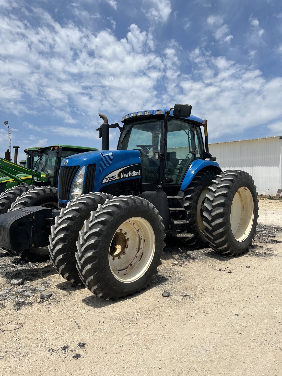 New Holland TG285 Image 1