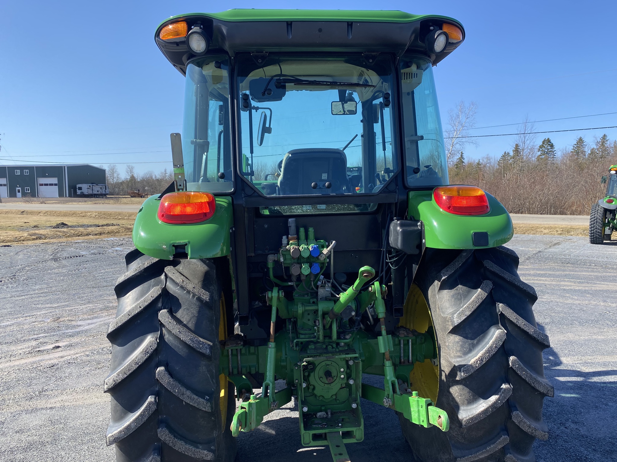 2021 John Deere 5100E Image 4