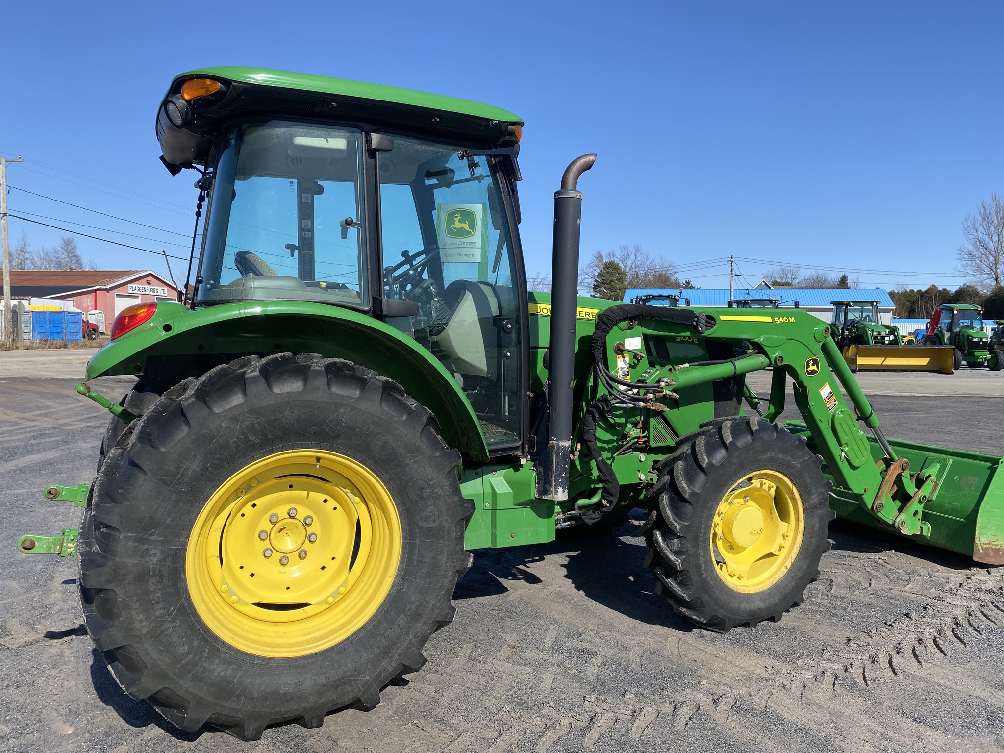 2021 John Deere 5100E Image 7