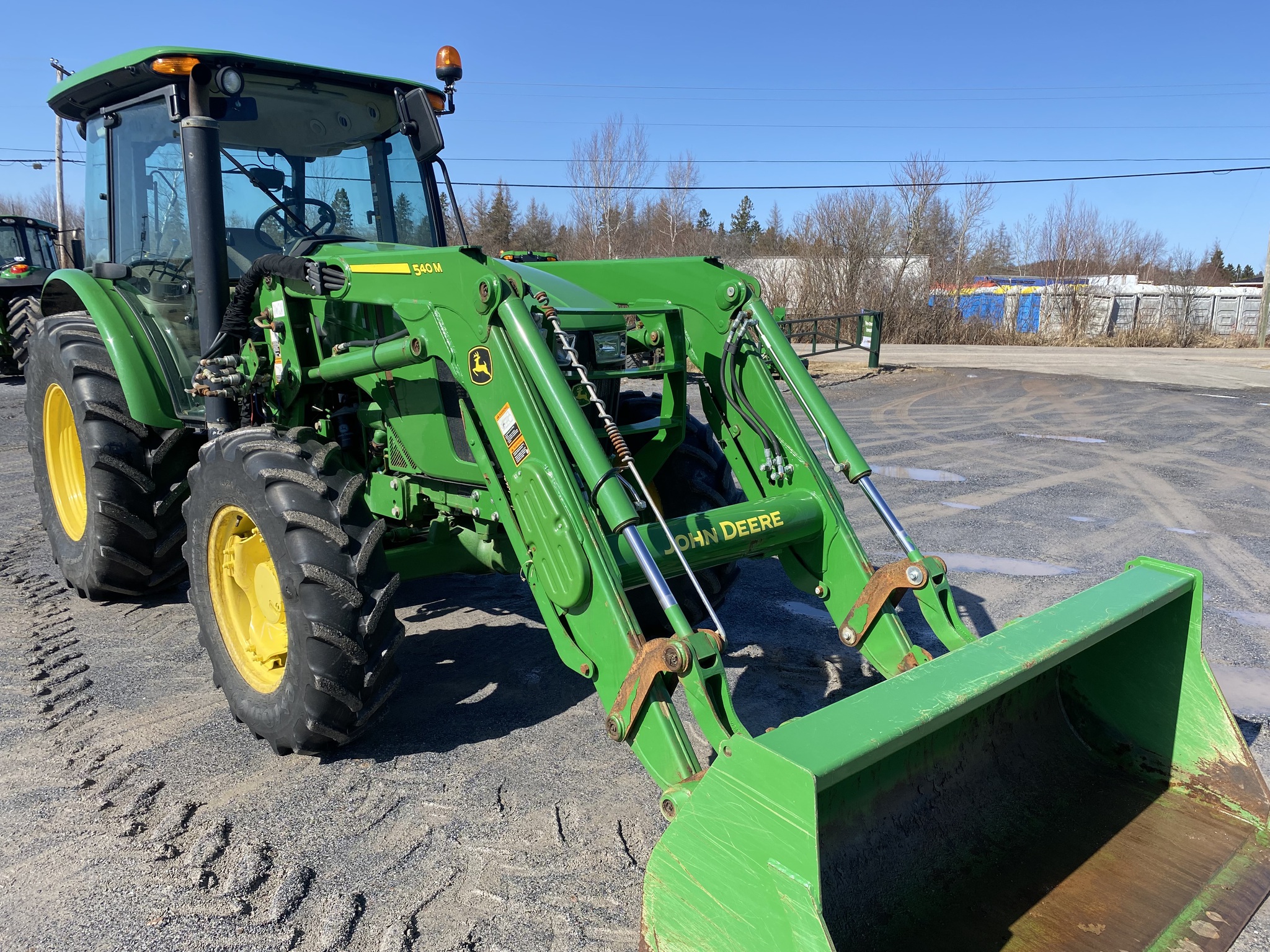 2021 John Deere 5100E Image 9