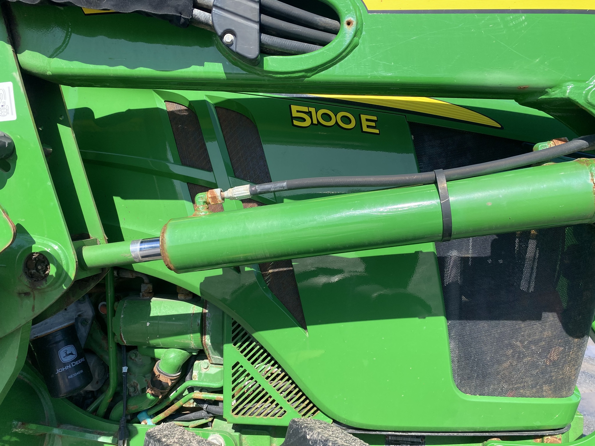 2021 John Deere 5100E Image 12