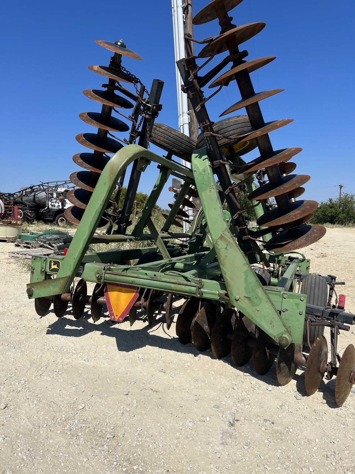 John Deere 230 Image 3