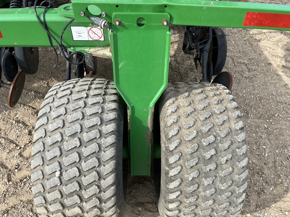 2017 John Deere 1890 (26th thumbnail)