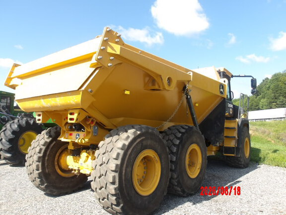 2023 John Deere 260 P
