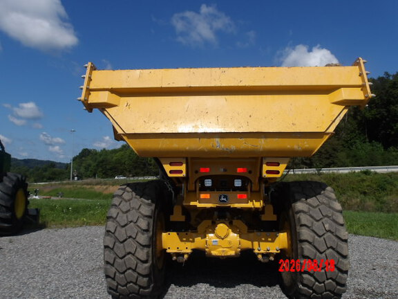 2023 John Deere 260 P