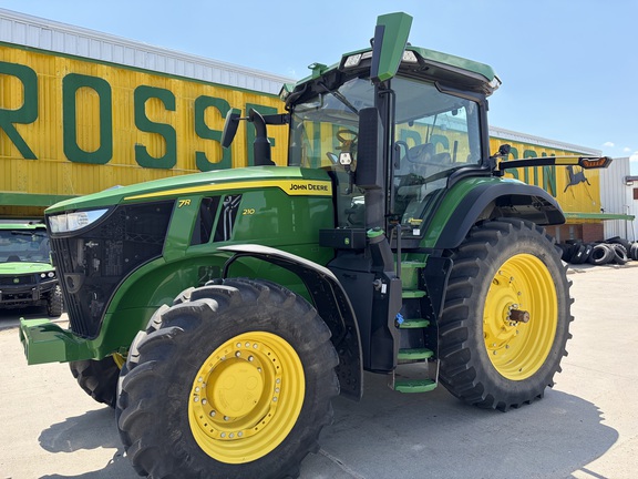2022 John Deere 7R 210 Used Equipment