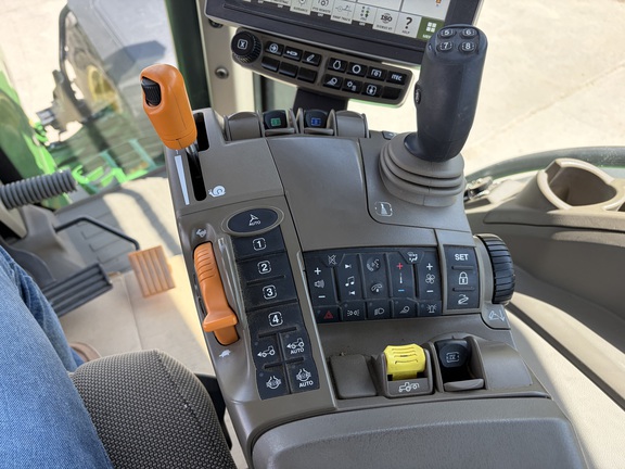 2022 John Deere 7R 210 (6th thumbnail)