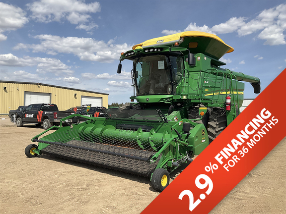 Photo of a 2015 John Deere S680